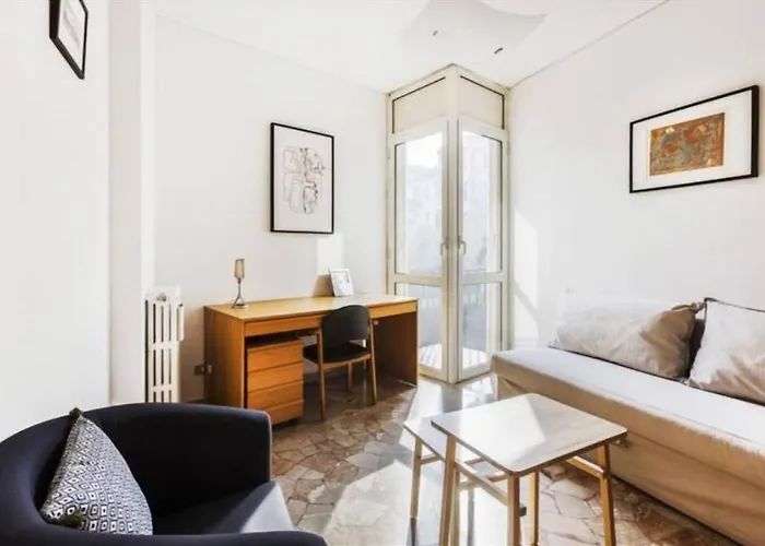Porta Romana Comfortable Flat Con Balcone